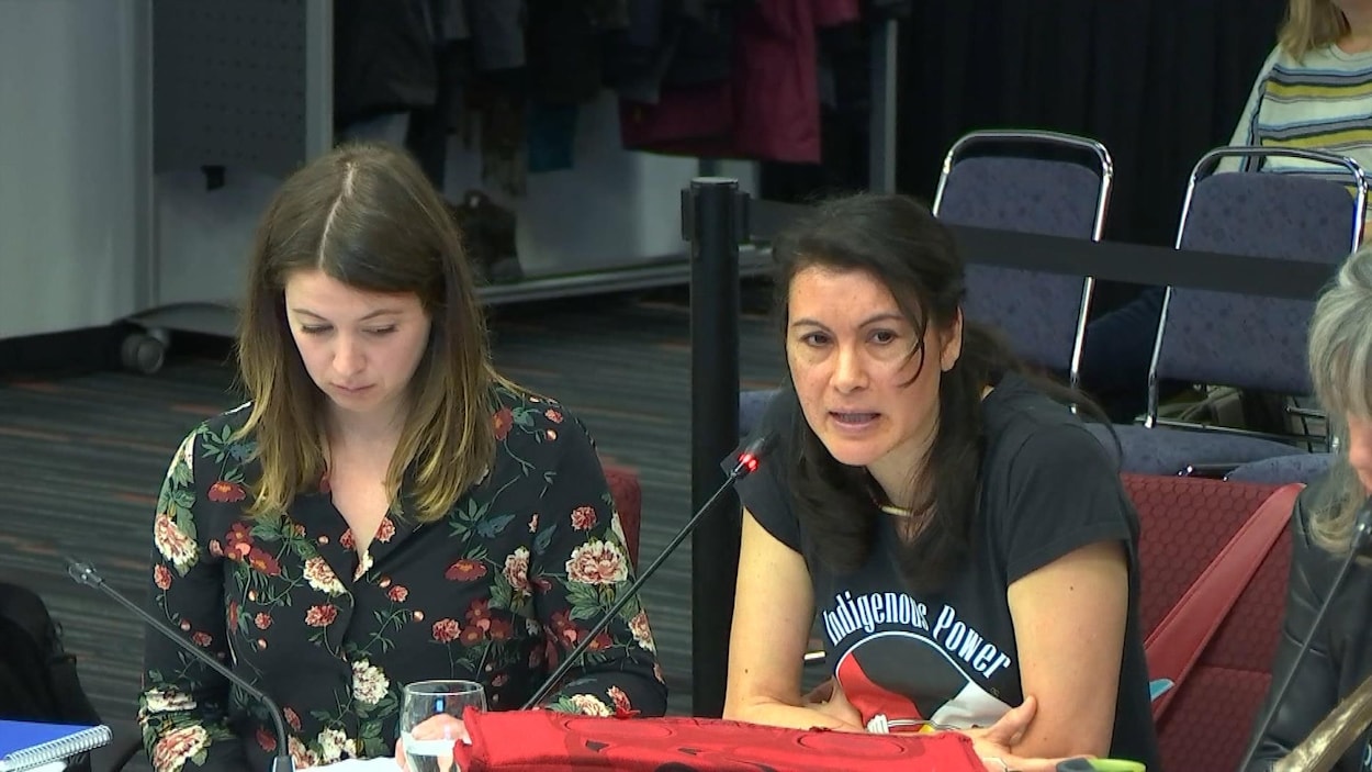 Allison Reid, coordonnatrice du Réseau, et Nakuset, directrice du Foyer pour femmes autochtones de Montréal