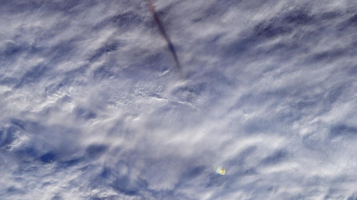 L'instrument MISR (Multi-angle Imaging SpectroRadiometer) du satellite Terra de la NASA a capté une grosse boule de feu - ou un météore - au-dessus de la mer de Béring le 18 décembre 2018.