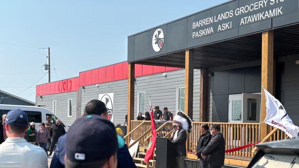 La Première Nation de Barren Lands ouvre sa propre épicerie et un complexe touristique