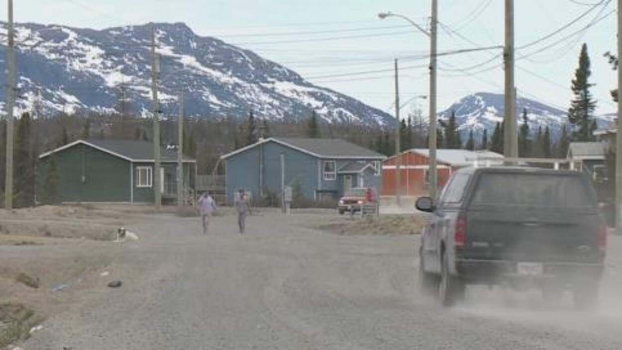 Dans la communauté de Natuashish où vivent 963 personnes, 60 enfants sont pris en charge par le système provincial de protection de l'enfance.
