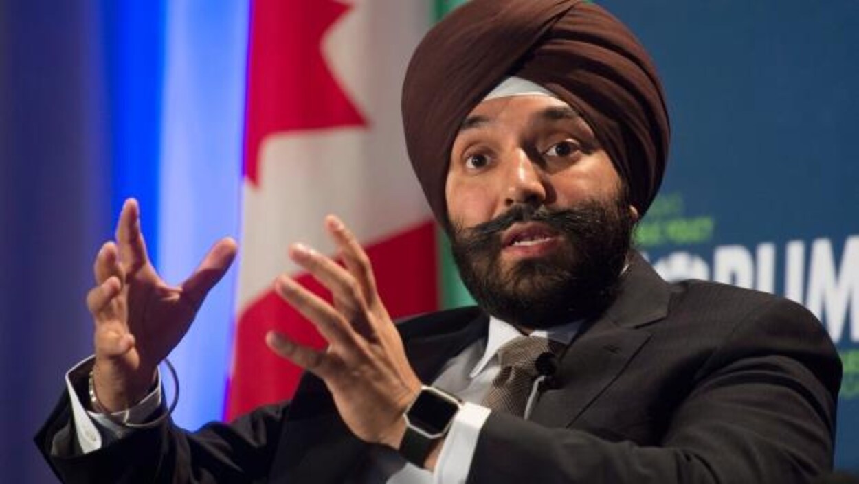 Le ministre de l’Innovation, des Sciences et du Développement économique, Navdeep Bains, a annoncé du financement pour l'industrie aérospatiale du Manitoba