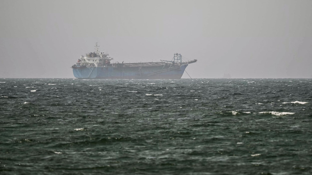 Iran : Washington espère un accord d’ici mercredi sur le détroit d’Ormuz, le pétrole chute