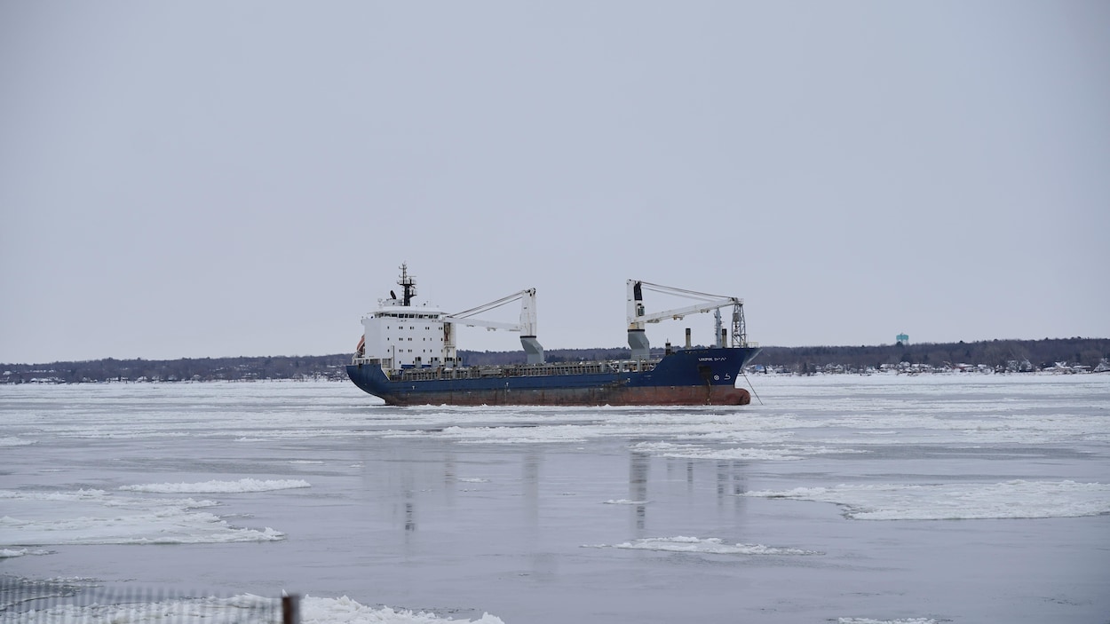 Des navires contraints de jeter l’ancre à Trois-Rivières