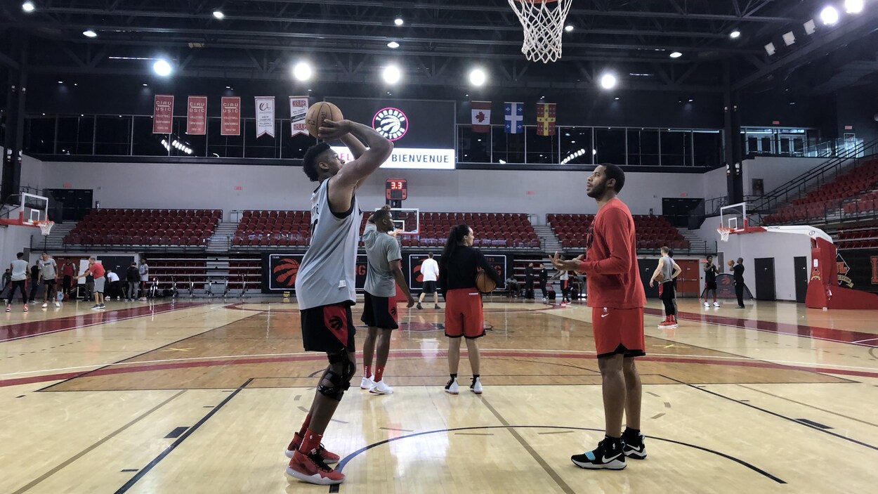 Les Raptors en camp d'entraînement à l'Université Laval.