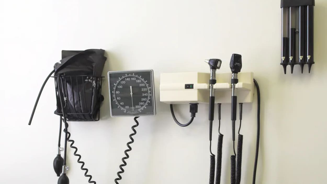 Le docteur Yuri Canete quitte la Nouvelle-Écosse pour se rapprocher de ses enfants.
