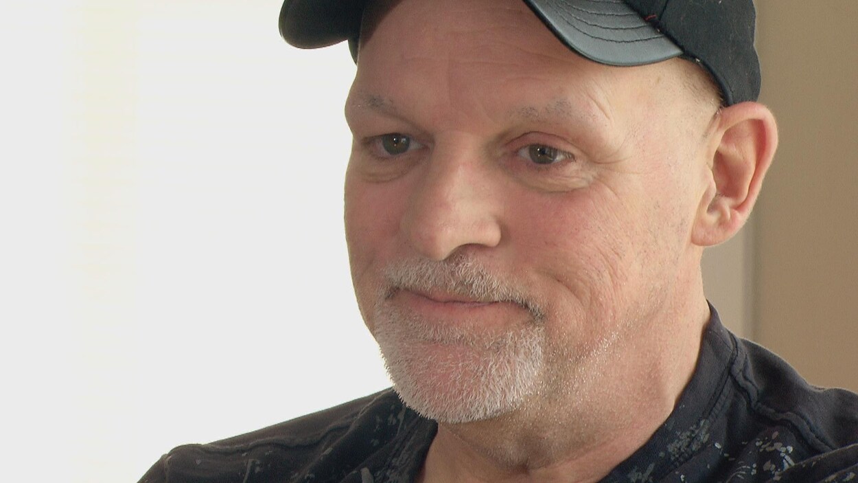 David Doucette a fait quatre visites à l'hôpital sans y être admis. Il a dû appeler le 911 pour finalement voir un médecin. David Doucette a fait quatre visites à l'hôpital sans y être admis. Il a dû appeler le 911 pour finalement voir un médecin.