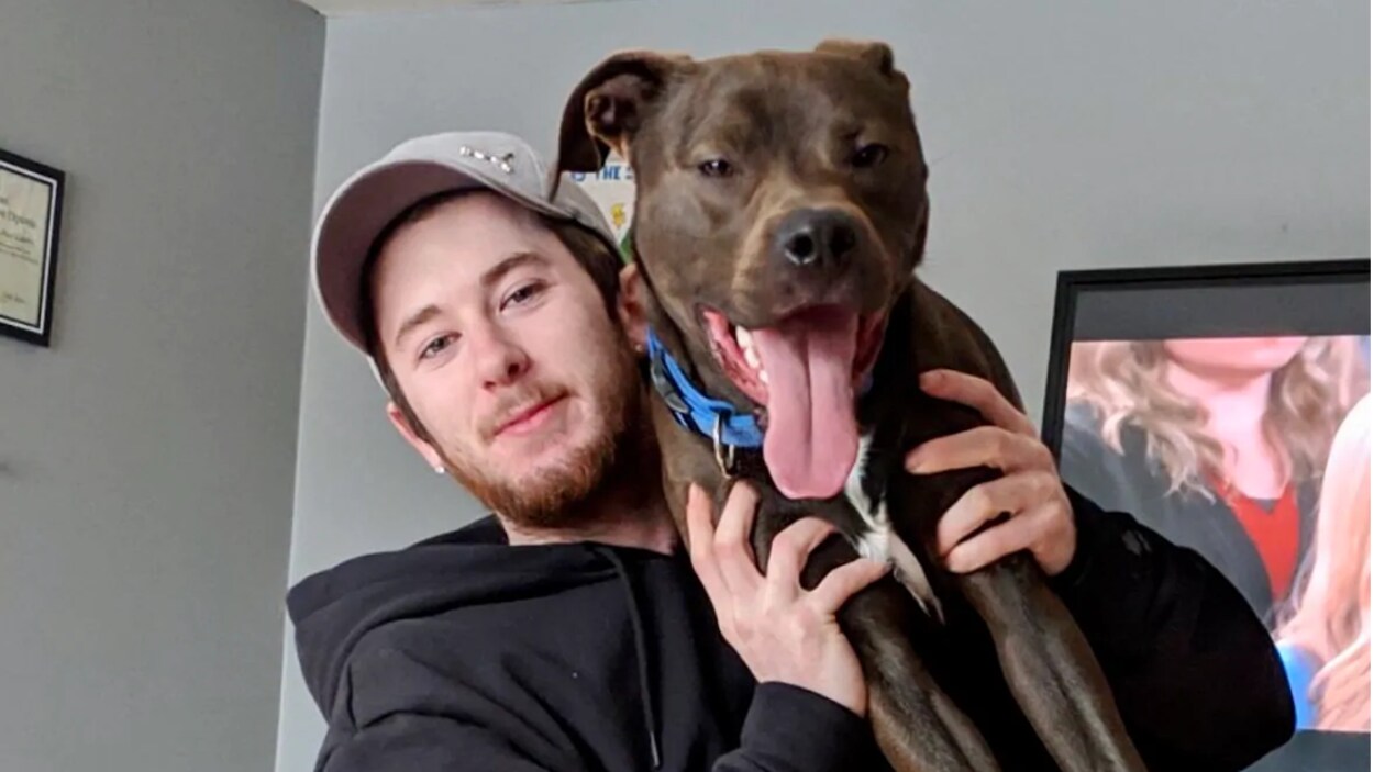 Mason Landry envisage de quitter Clark's Harbour s'il est forcé de se départir de son chien.