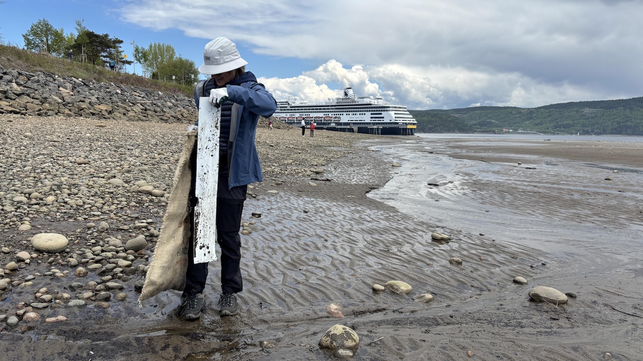La Semaine de l’océan Québec s’invite à La Baie pour une corvée de nettoyage