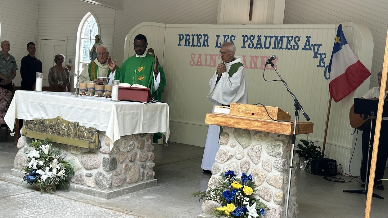 Neuvaine à sainte Anne : des commentaires racistes créent une controverse