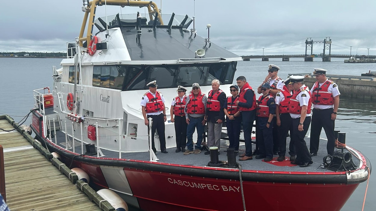 La Garde côtière canadienne baptise son nouveau bateau à Shippagan