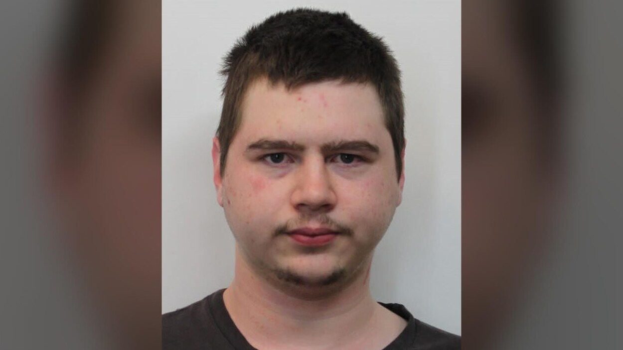 La police a arrêté un suspect de 25 ans, Nicholas Bain.