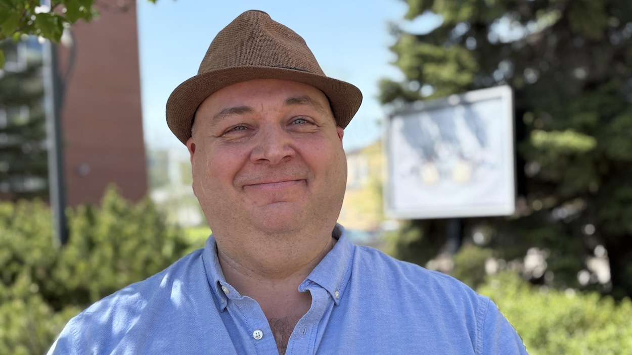 Nicholas Douklias se présente comme conseiller municipal de Saint-Boniface