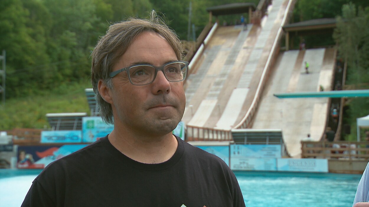 Nicolas Fontaine devant les rampes d'eau