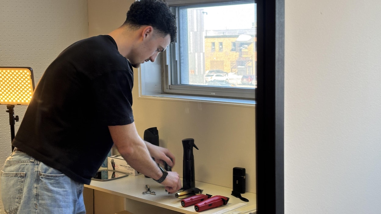 Quart-arrière des Pionniers... et barbier du Cégep de Rimouski