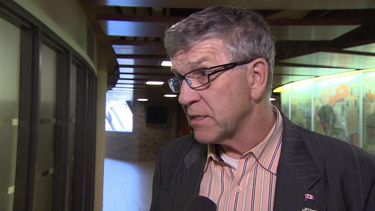 Nolan Crouse, maire sortant de Saint-Albert Nolan Crouse, maire sortant de Saint-Albert