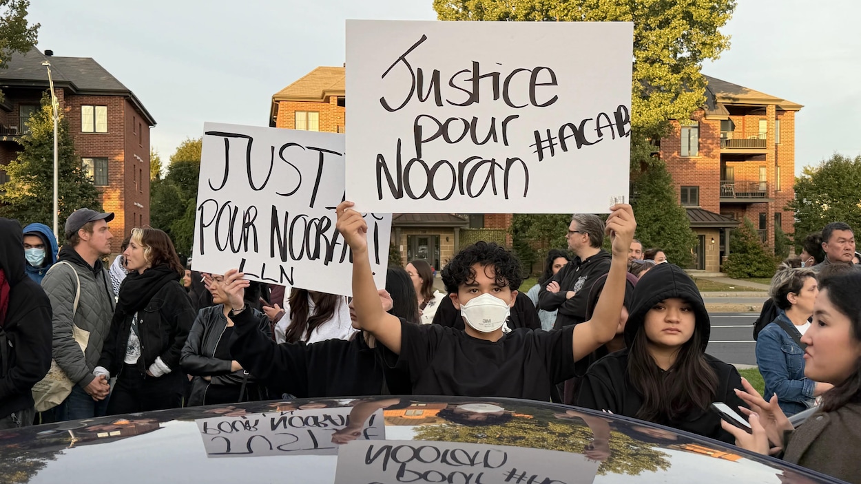 Silences, larmes et incompréhension un an après la mort de Nooran Rezayi