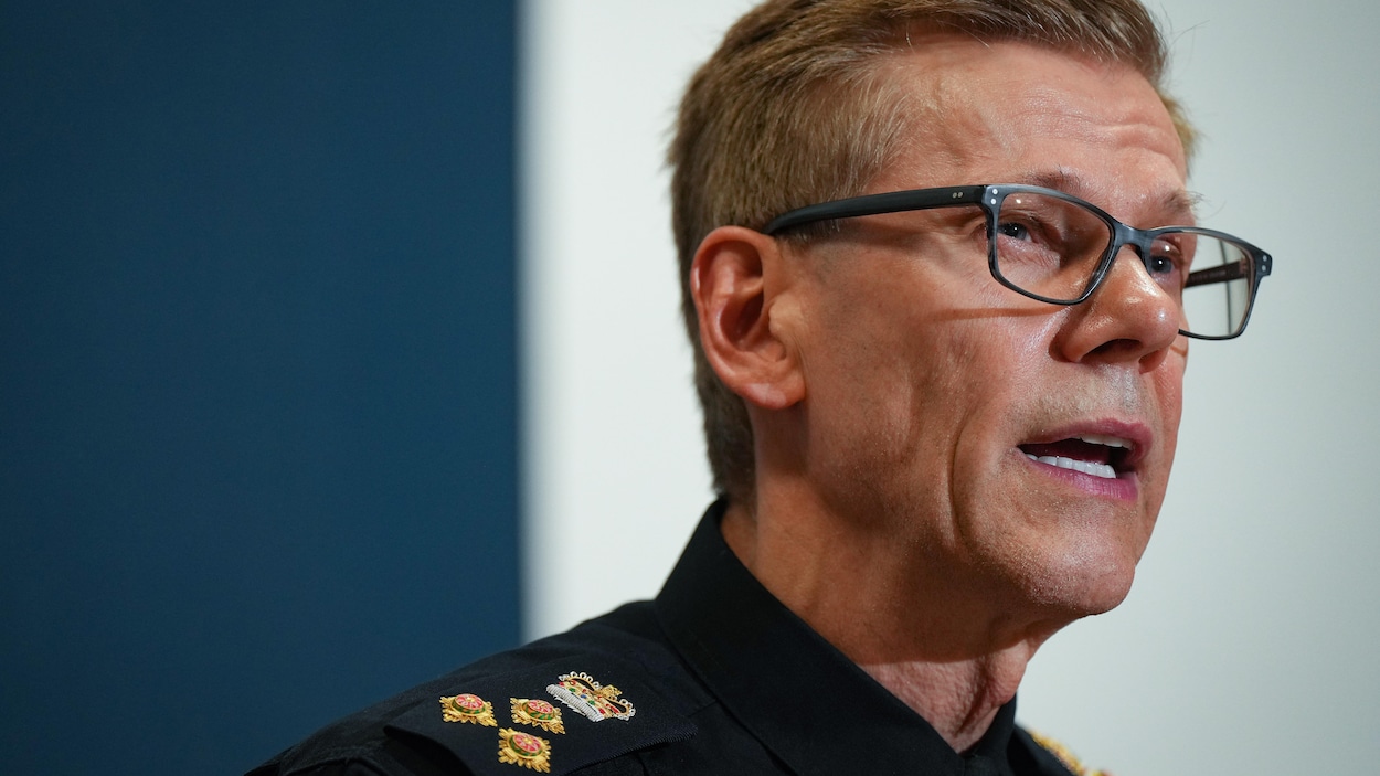 La C.-B. n’enquêtera pas sur le « départ » de l’ancien chef de police de Surrey, dit Eby