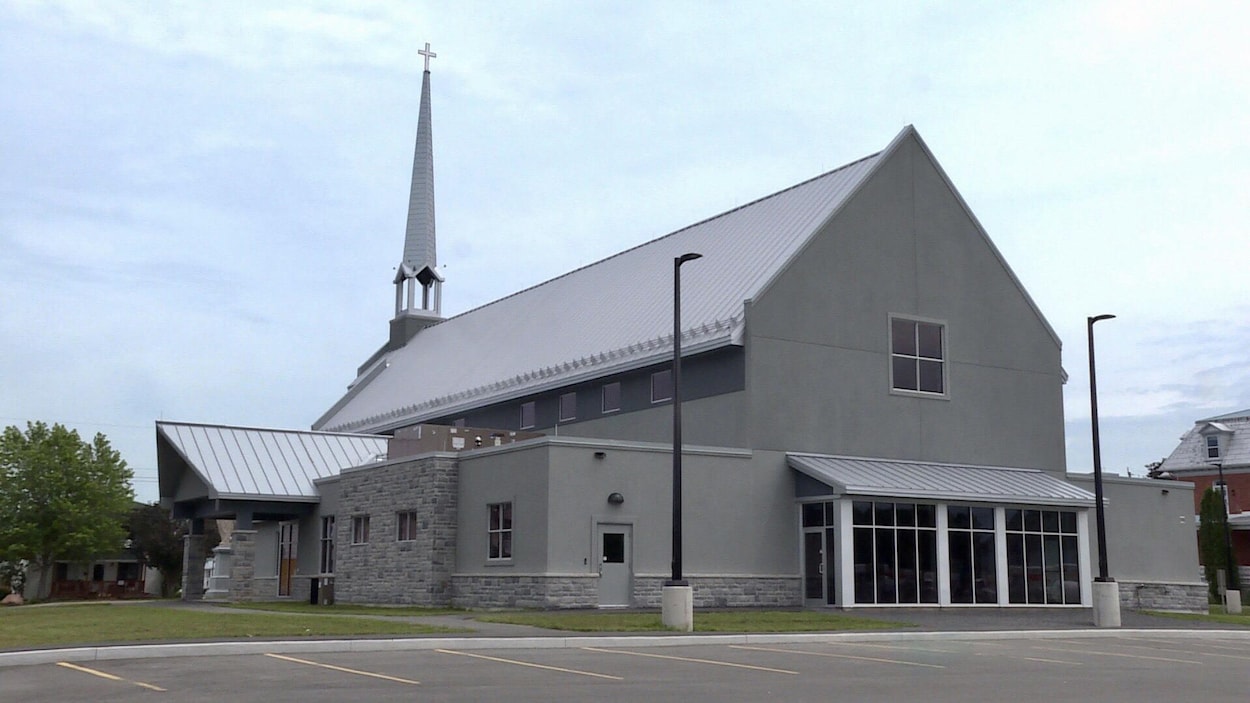 Consécration de la nouvelle église de SaintIsidore dans l'est ontarien RadioCanada.ca