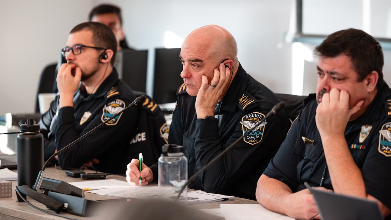 Mieux payer pour mieux servir : le pari de la police du Nunavik pour ses agents