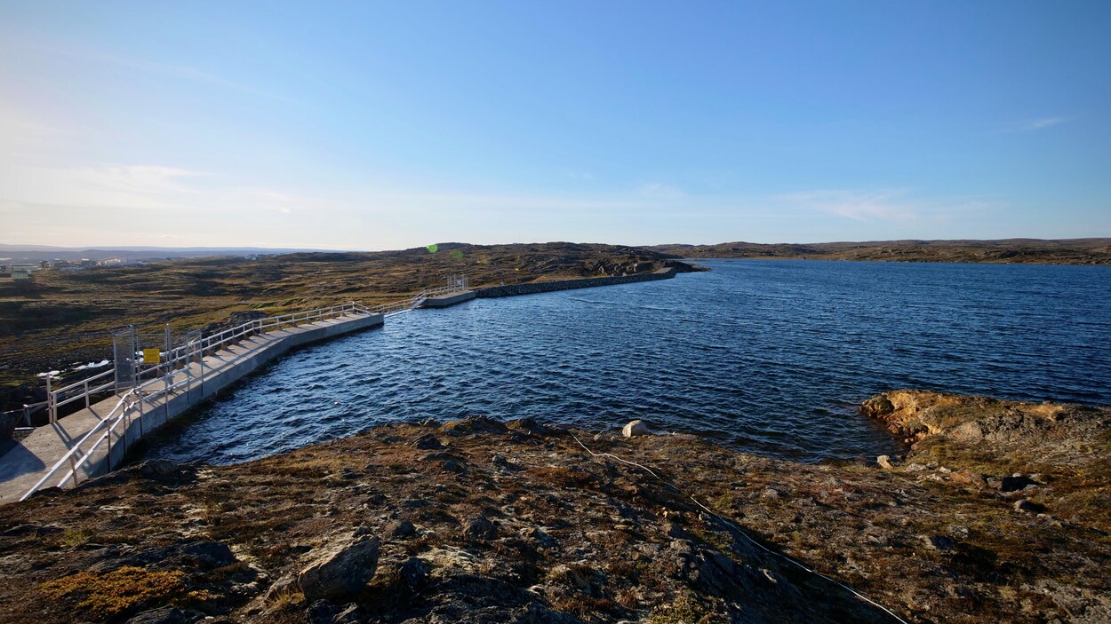 Le lac Géraldine, durant l'été.