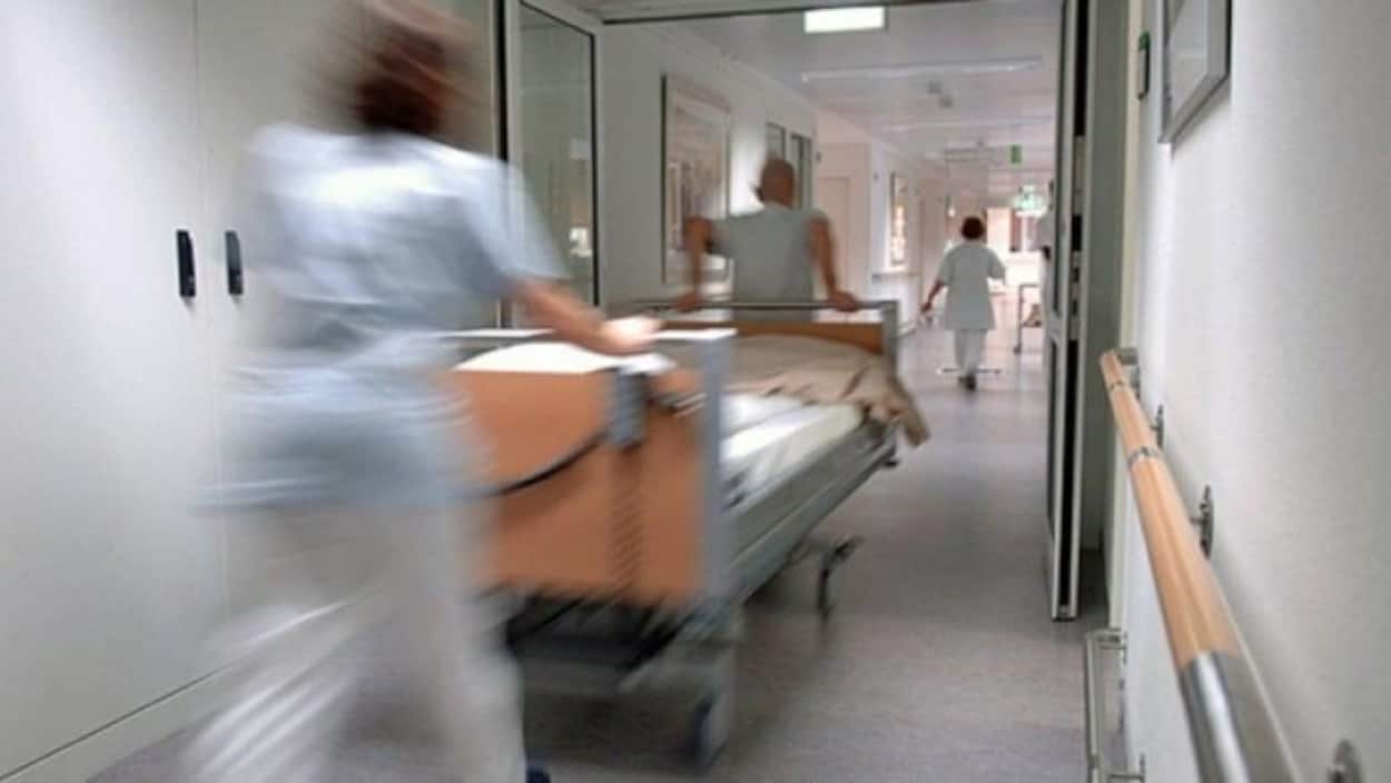 Le territoire du Nunavut, dans le nord-est du Canada, souffre d’un manque de médecins et d’infirmiers permanents, conclut une récente étude qui s’est penchée sur l’impact d’un roulement fréquent du personnel médical sur la qualité des soins de santé. (CBC)