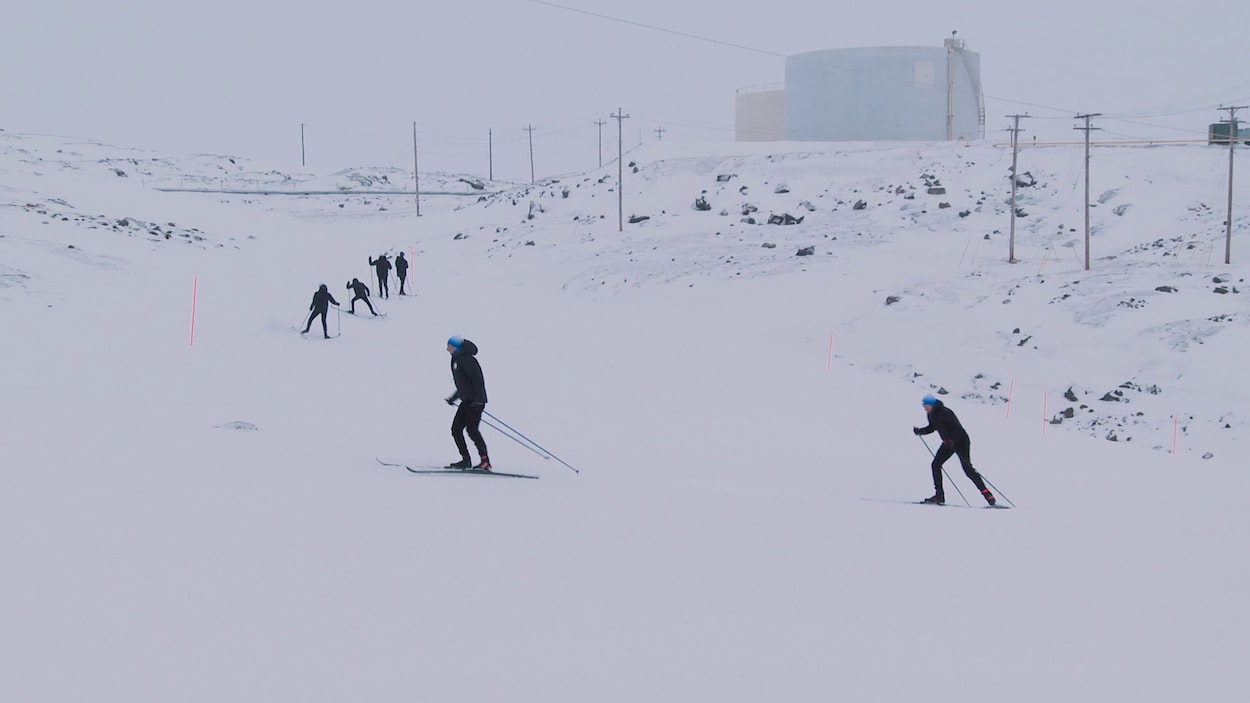 Jeux de l’Arctique : dures conditions d’entraînement pour les fondeurs du Nunavut