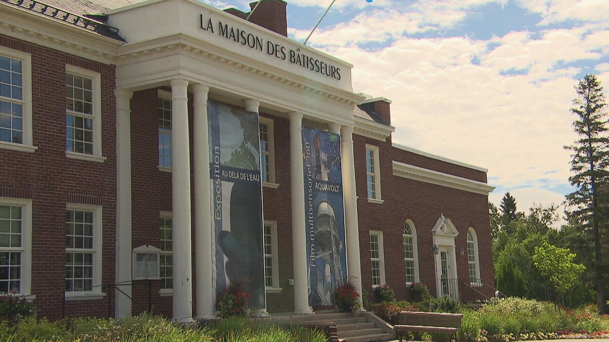 Le bâtiment des Bâtisseurs.