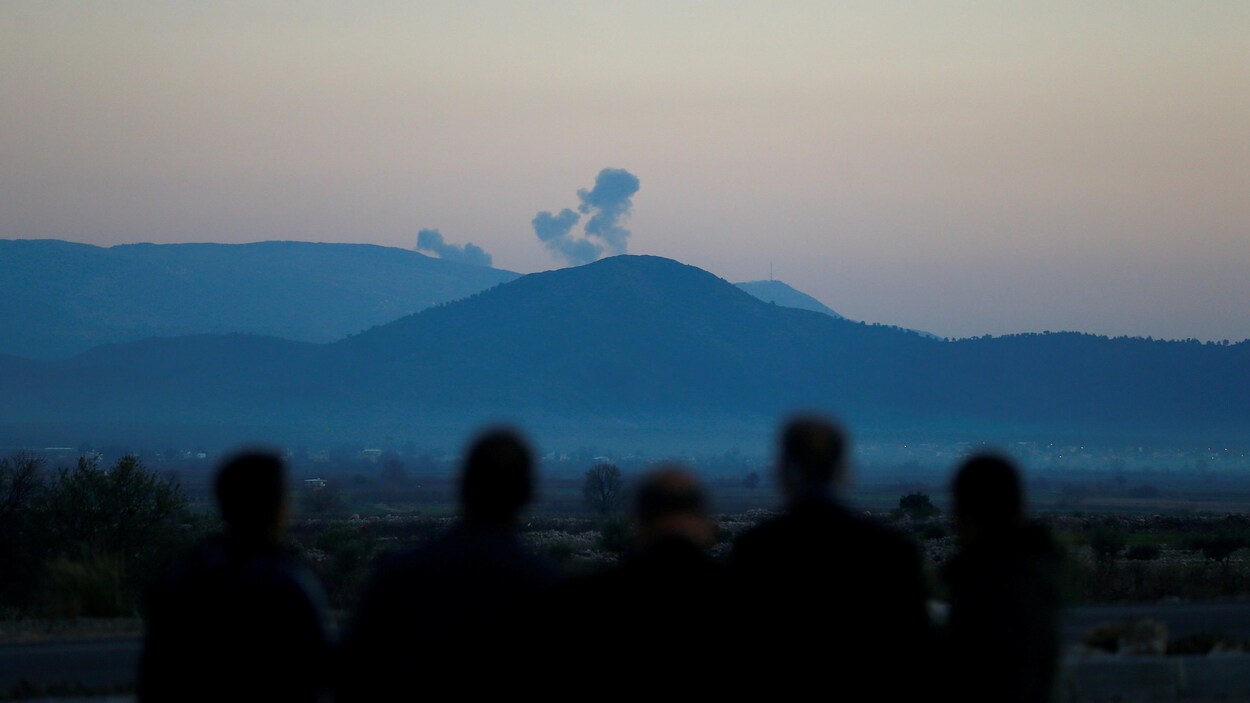 De la fumée était visible près de Hassa, à la frontière entre la Syrie et la Turquie samedi. De la fumée était visible près de Hassa, à la frontière entre la Syrie et la Turquie samedi.