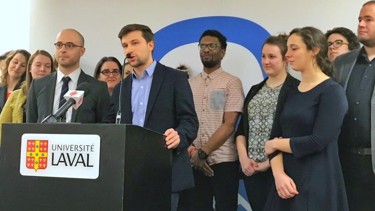 Gabriel Nadeau-Dubois prononce une allocution. Gabriel Nadeau-Dubois prononce une allocution.