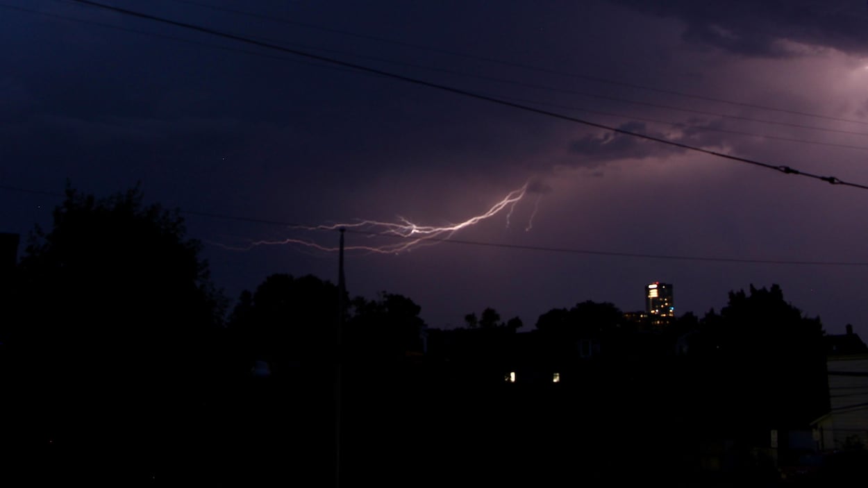 Orages 1er juillet : des équipements immergés compliquent la tâche d’Hydro Ottawa