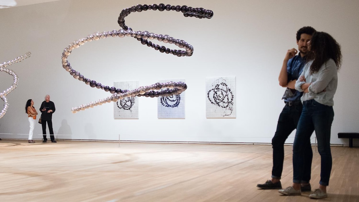 Jean-Michel Othoniel expose pour la première fois au Canada, au Musée des Beaux-Arts de Montréal. Jean-Michel Othoniel expose pour la première fois au Canada, au Musée des Beaux-Arts de Montréal.