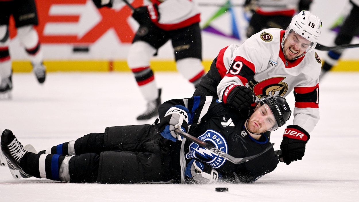 Les Sénateurs d’Ottawa échappent une avance de 2-0 et perdent 4-2 à Tampa
