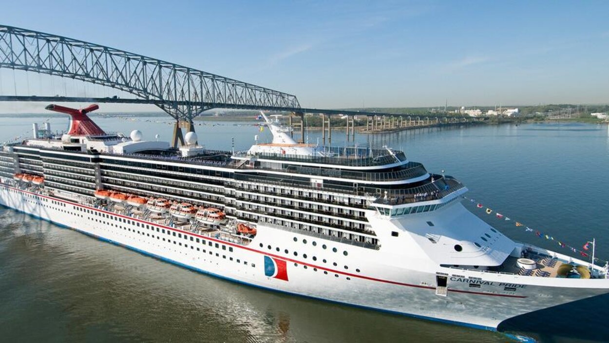 Un navire de croisière Un navire de croisière