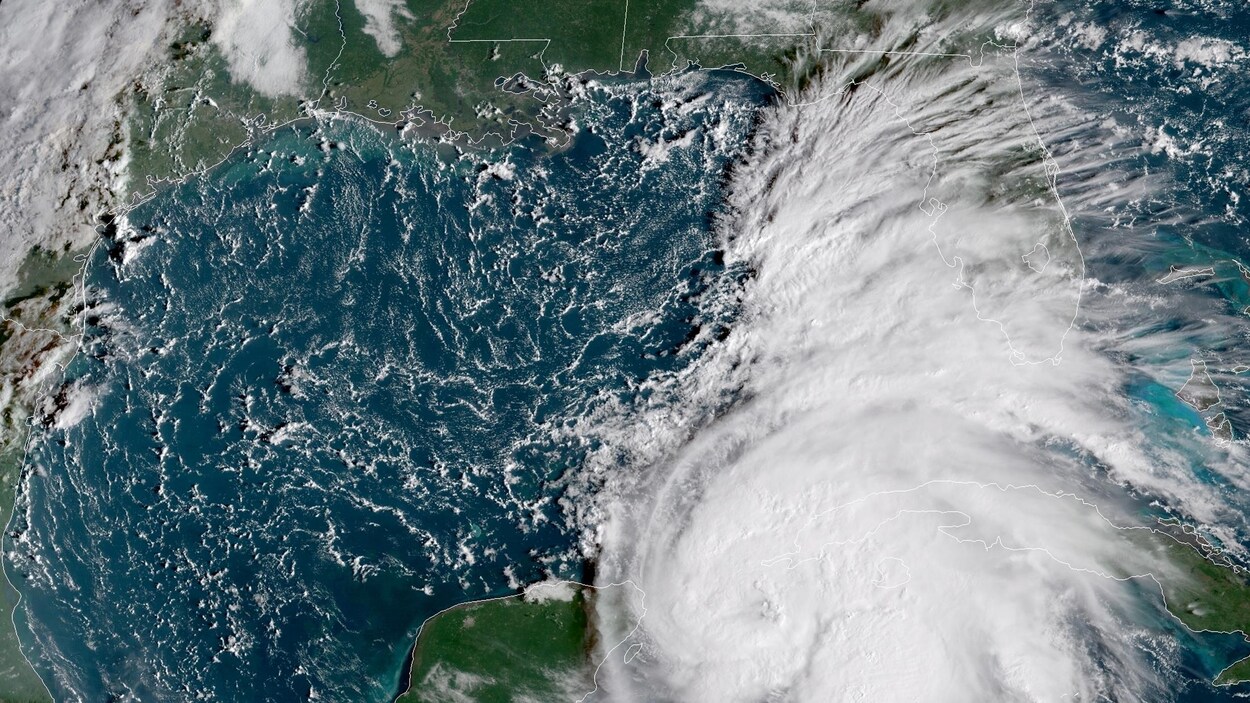 Une image satellite prise le 8 octobre montre le déploiement de Michael dans le golfe du Mexique. Une image satellite prise le 8 octobre montre le déploiement de Michael dans le golfe du Mexique.