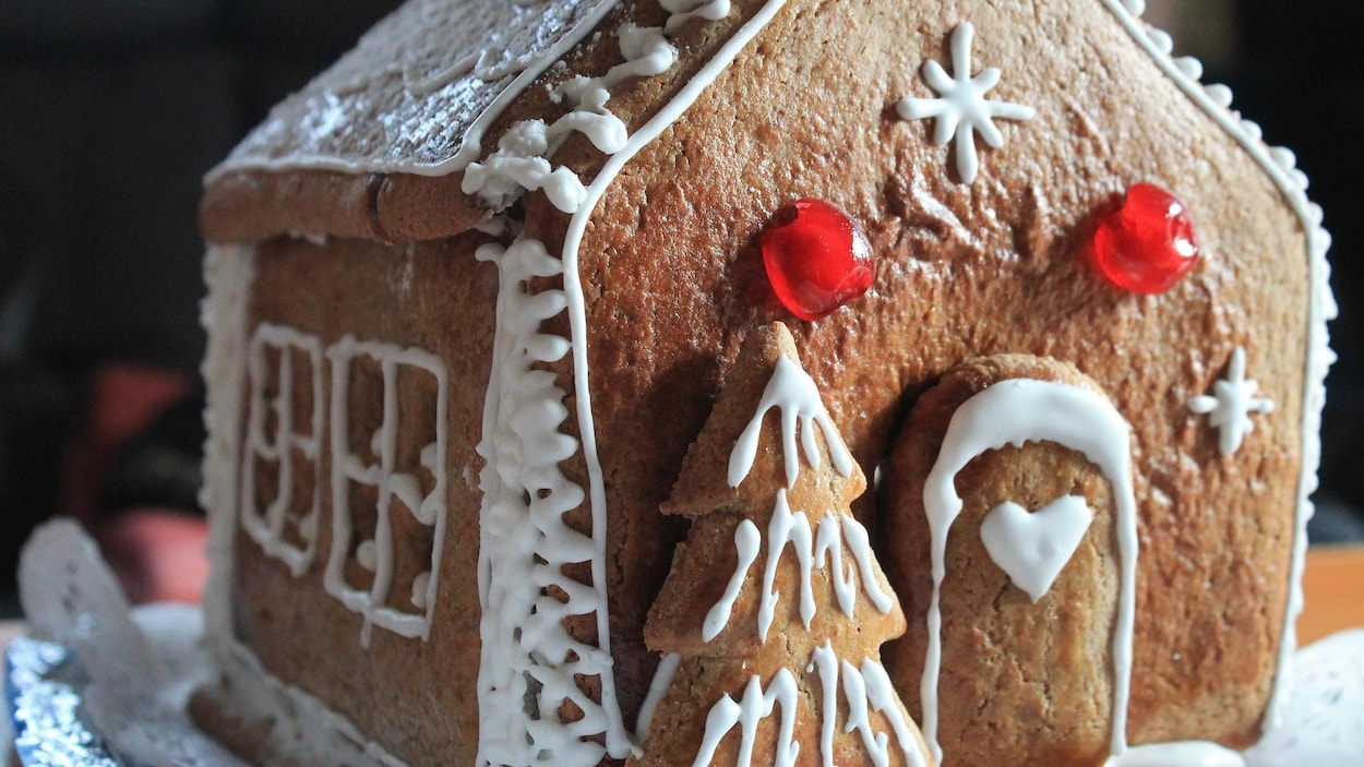 Une maison de pain d'épices. Une maison de pain d'épices.
