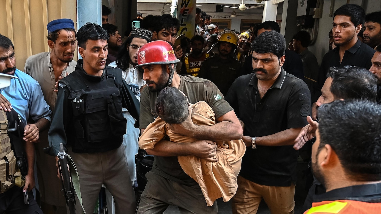 Pakistan : 27 enfants et un enseignant tués dans l’effondrement du toit de leur école