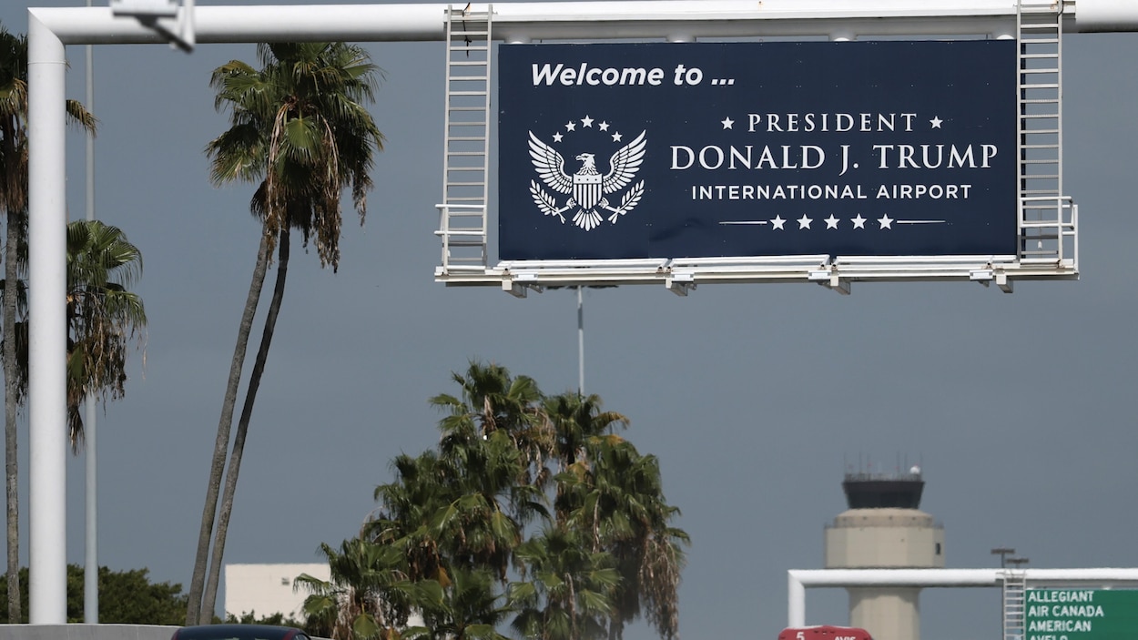 L’aéroport de Palm Beach rebaptisé « aéroport international Donald J. Trump »