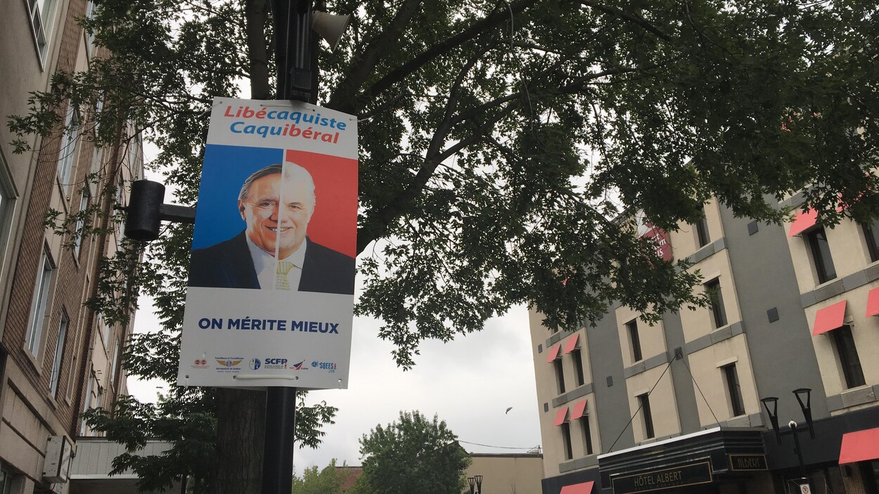 Ces pancartes ont fait leur apparition à Rouyn-Noranda lundi matin. Ces pancartes ont fait leur apparition à Rouyn-Noranda lundi matin.