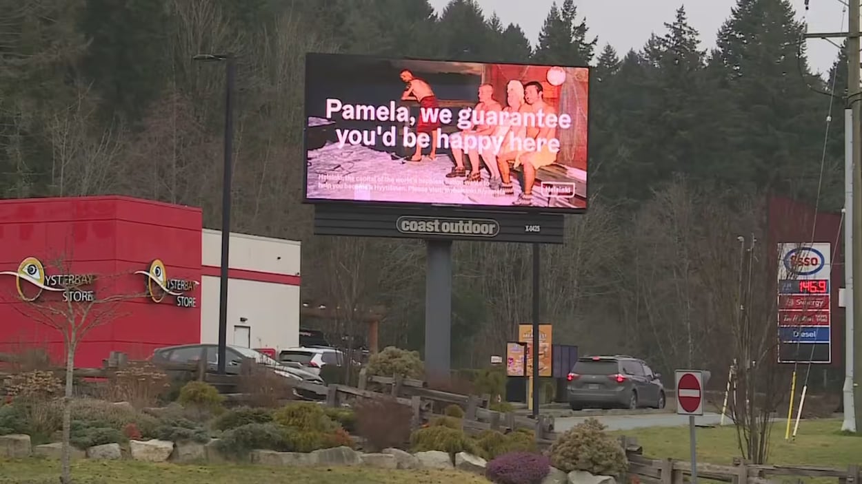 Une publicité pour inciter Pamela Anderson à renouer avec ses racines finlandaises