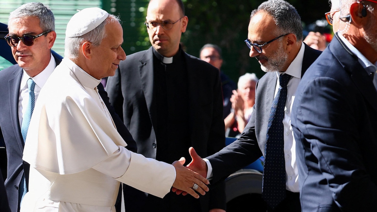 Le pape entame sa convalescence dans l’incertitude après le retrait d’un nodule cancéreux