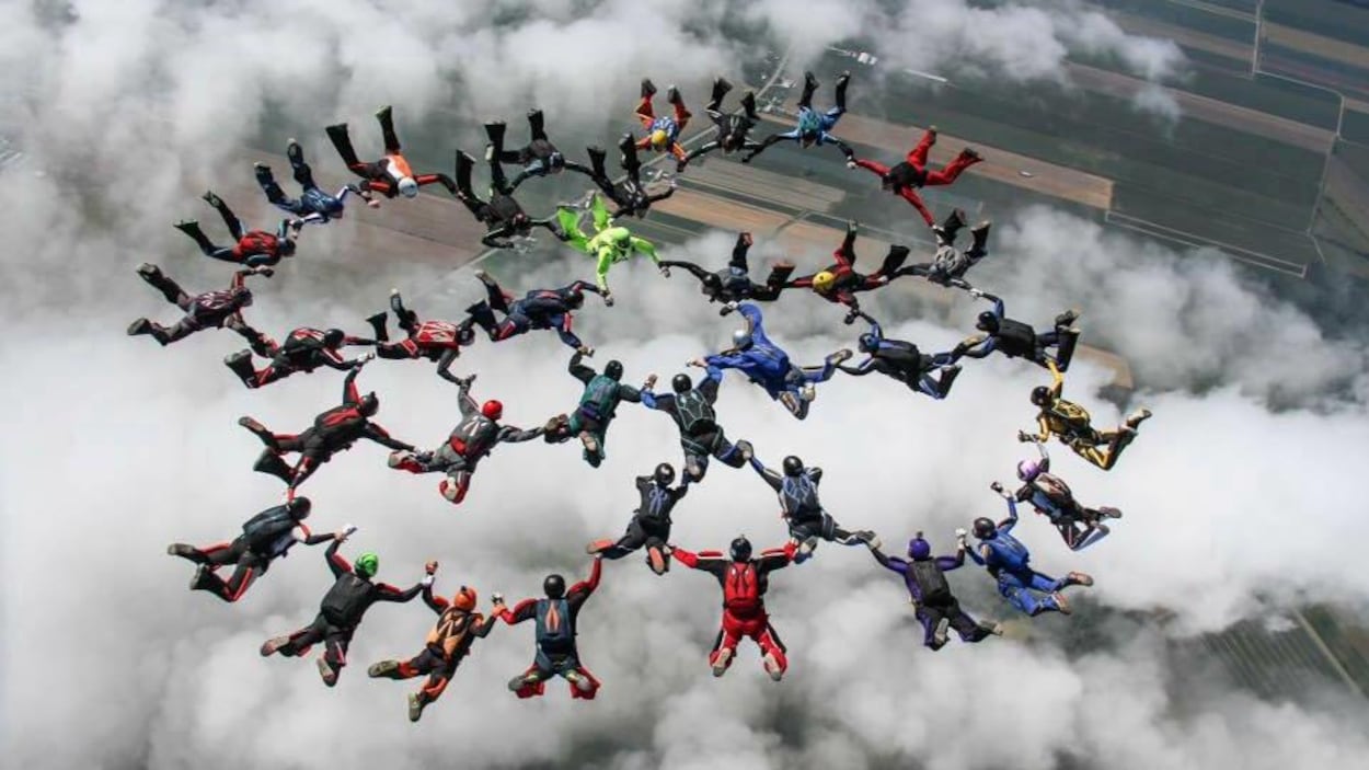 Un Abitibien Parmi La Creme Du Parachutisme De Groupe Au Pays Radio Canada Ca