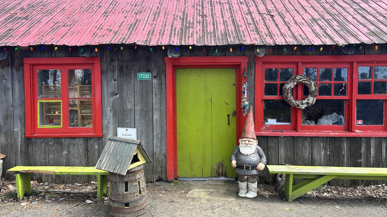 Des dizaines de gnomes volés au parc des gnomes à Bécancour