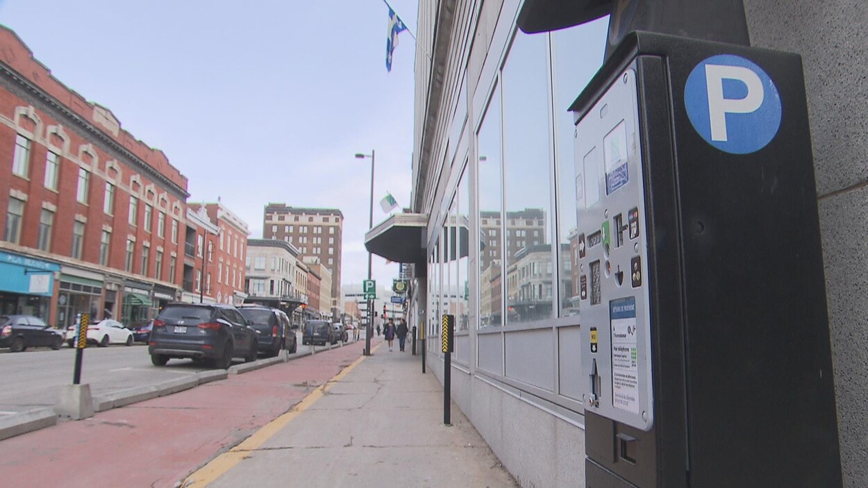 Un parcomètre sur la rue Notre-Dame centre à Trois-Rivières