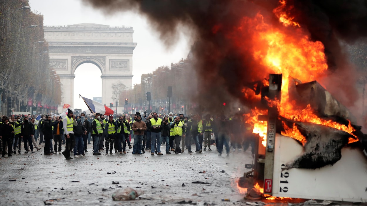 paris-incendie-champs-elysees-gilets-jaunes.jpg