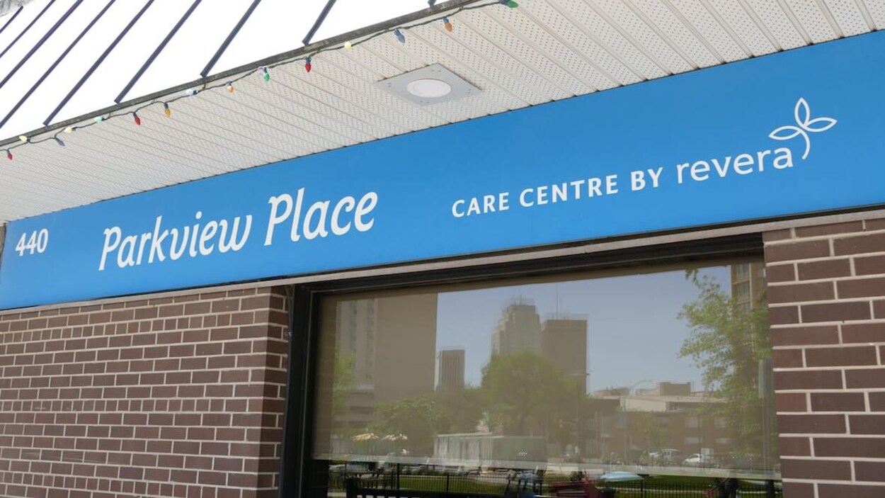 La devanture d'un foyer de soins au centre-ville de Winnipeg.