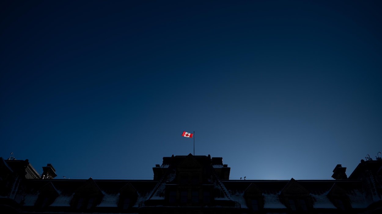 La vérif : la semaine politique en déclarations (et statistiques) revues et corrigées