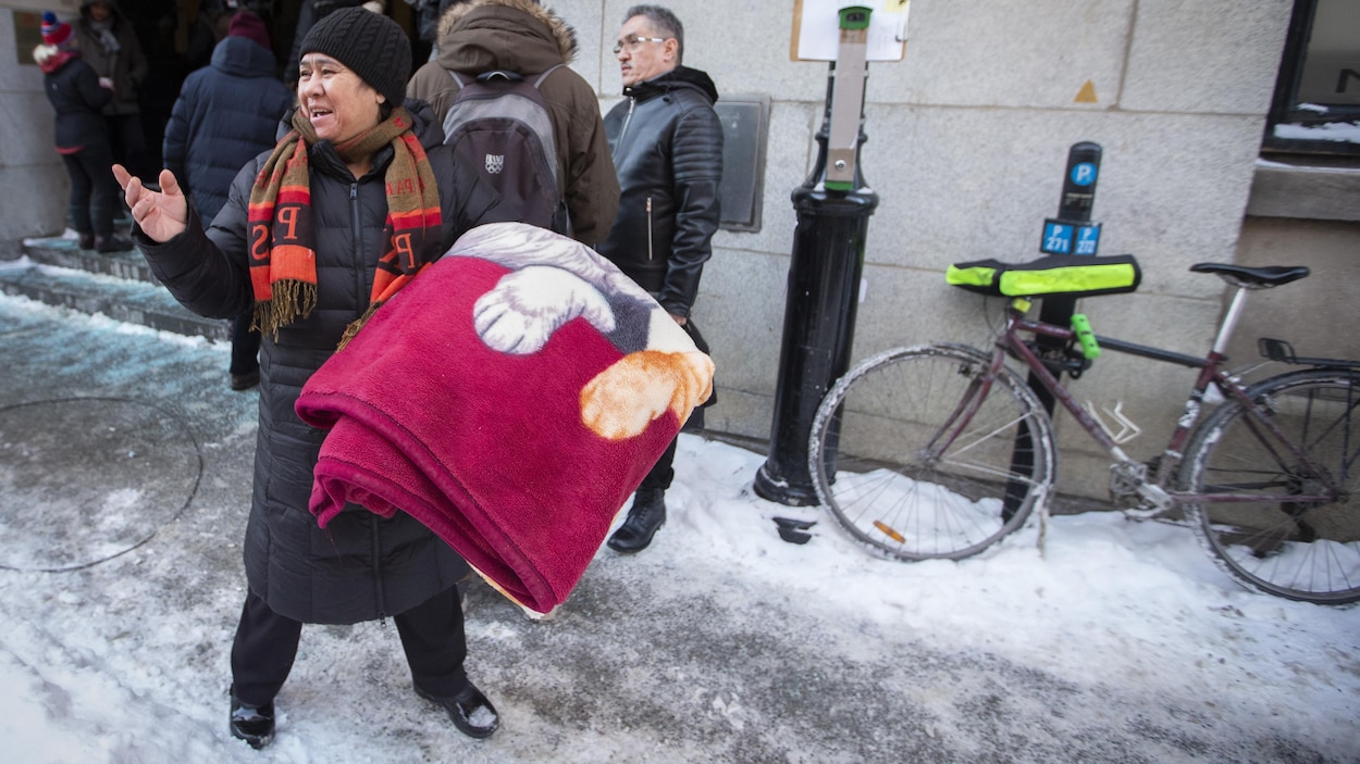 Regles Barbares Et Soudoiement Des Parrains De Refugies En Colere Radio Canada Ca