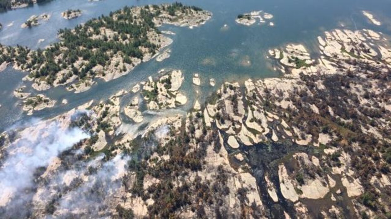 Vue aérienne du feu Parry Sound 33.
