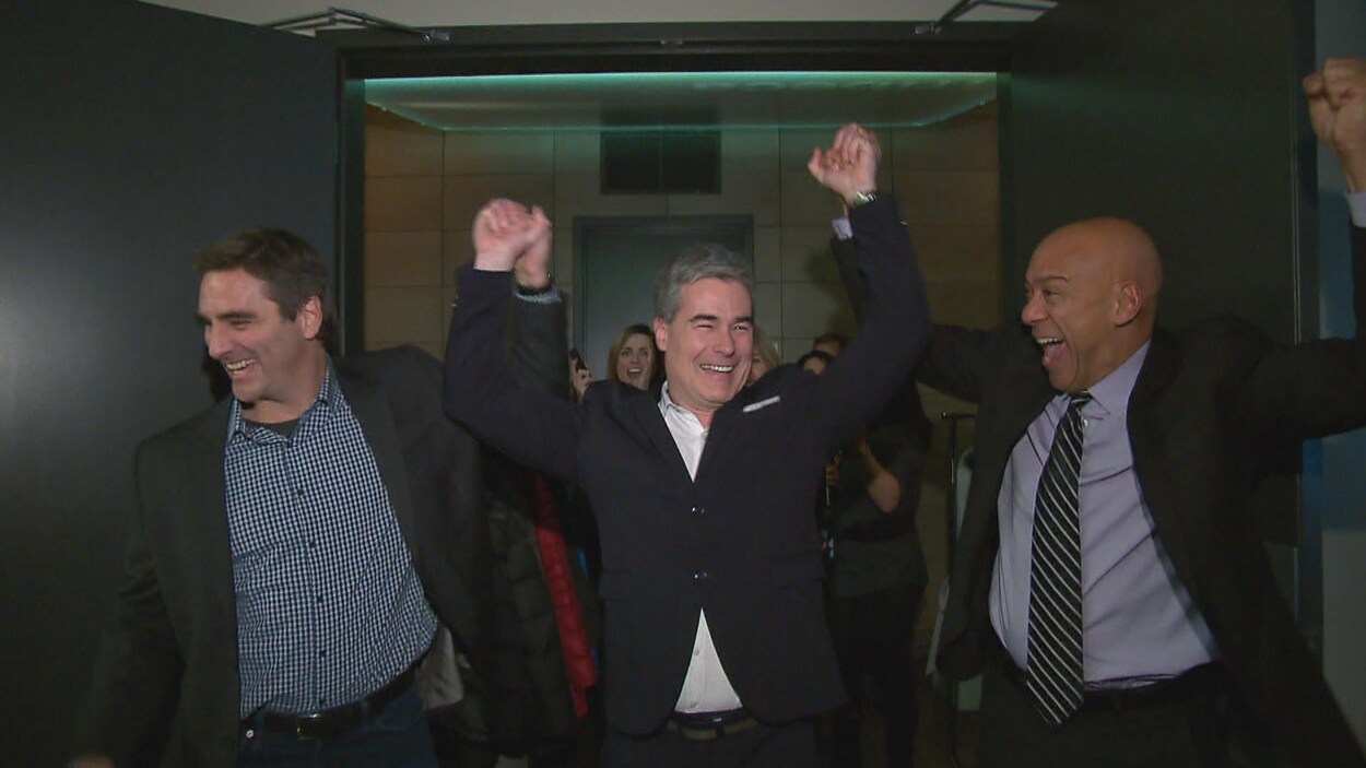 Patrick Paquet, au centre, entouré de Jean-François Gosselin et Stevens Melançon