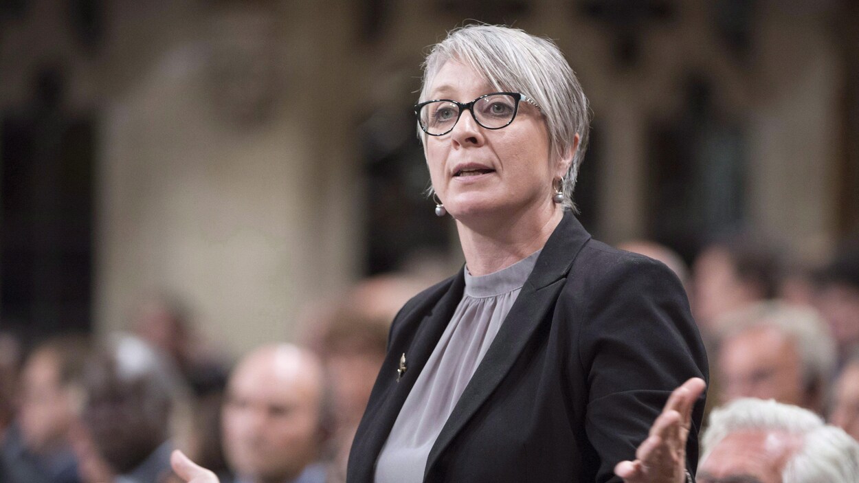 Patty Hajdu, ministre de l’Emploi, du Développement de la main d’œuvre et du Travail Patty Hajdu, ministre de l’Emploi, du Développement de la main d’œuvre et du Travail